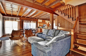 Chalet 9006 Chemin des Alpages by Les Chalets Alpins Stoneham